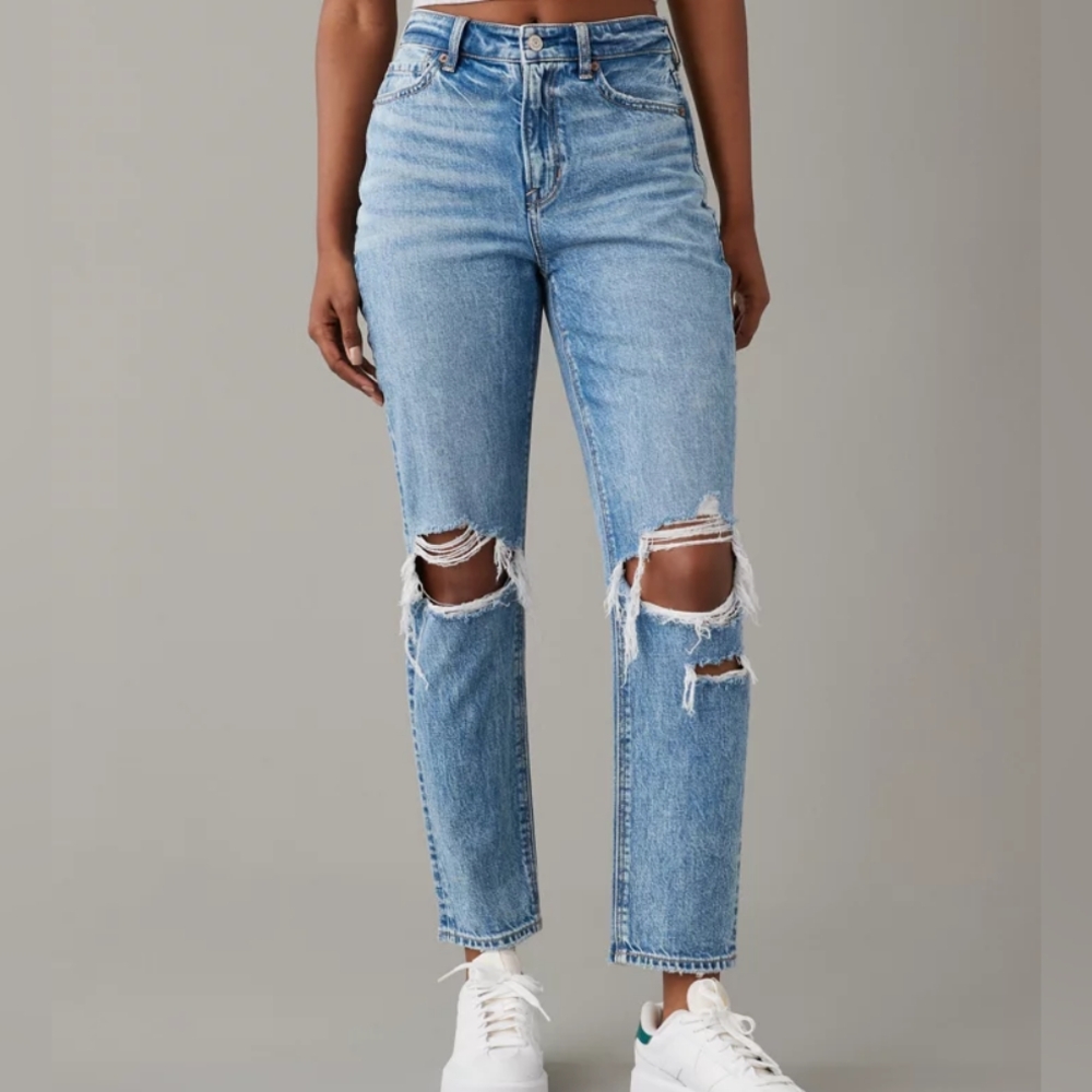 American Eagle womens Distressed Blue Jeans size 6R